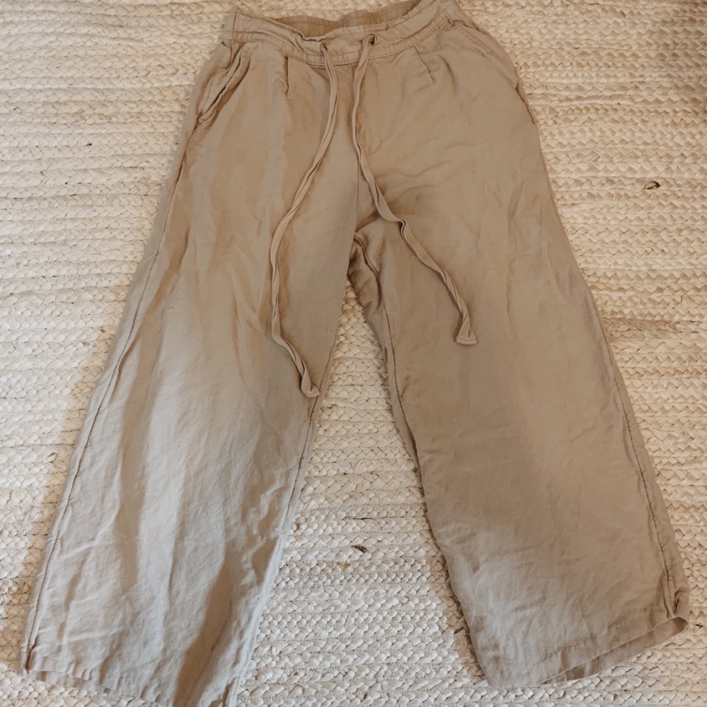 Target flowy khaki Capri pants